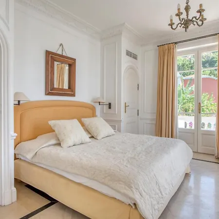 Villefranche-sur-mer Sleeps 12 Pool Air Con * Villefranche-sur-Mer